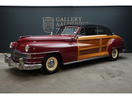 1946 Chrysler New Yorker 'Town & Country' Woodie Convertible Feat For Sale