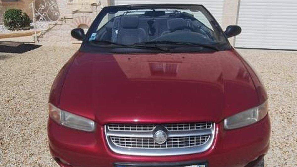 Stratus 34 1998 Chrysler Stratus Rouge foncé Manuel, 5 vitesses Conduite à gauche ...