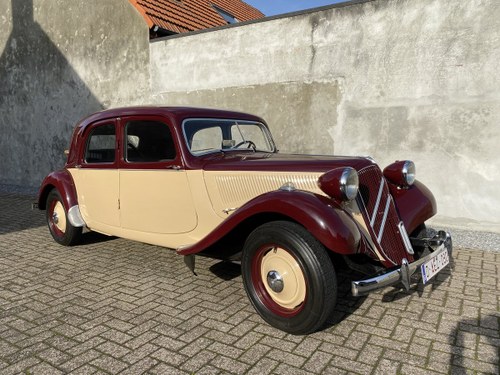 1954 Citroen traction two-tone Beautiful restored  For Sale