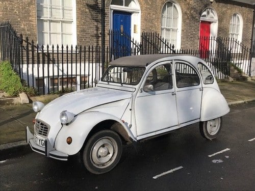 1988 2 CV6 Very cute car in great condition SOLD