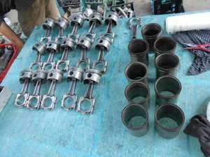 Pistons, connecting rods and liners for engine Citroen Sm For Sale (picture 1 of 6)