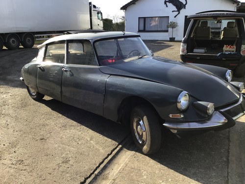 1967 DS For restauration,original,frist Owner,very Good condition For Sale