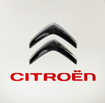 Lot 377 - A Citroen dealer's illuminating sign In vendita all'asta
