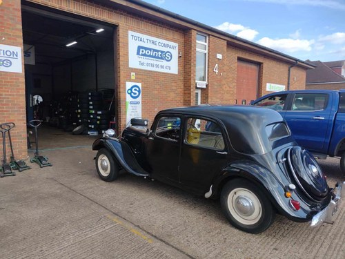 1951 Citroen Traction Avant Light 15 ( 11B )