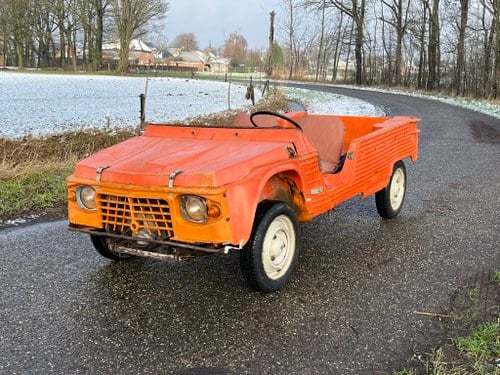 Mehari orange 4 pers. 03-1977 restoration project En Venta