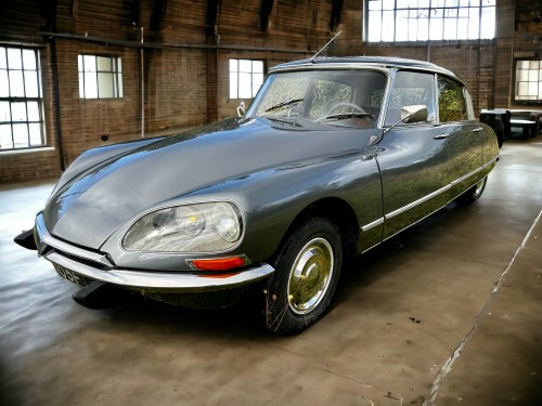lovely 1967 Citroen DS 21 Pallas manual with wave dashboard VENDUTO