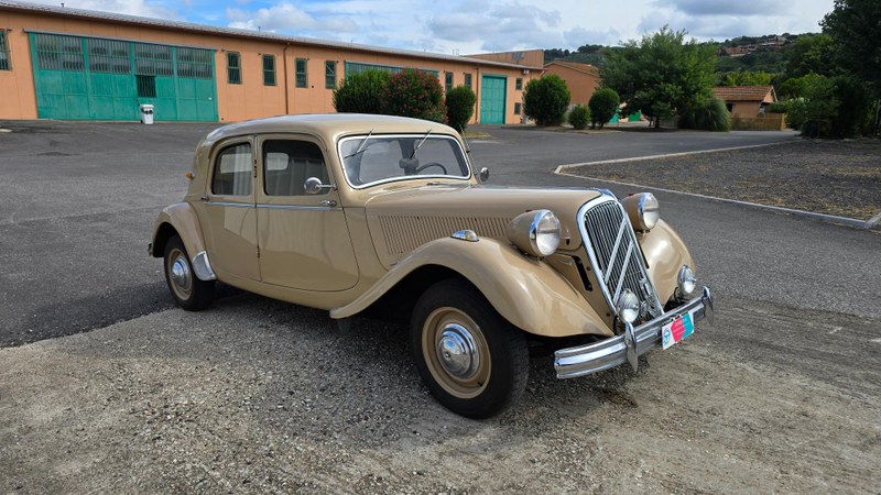 1954 Citroen 15 SIX Traction Conservato - 2 1954 Citroen 15 SIX Traction Conservato - 2