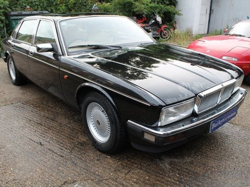 Highly Original & Desired Daimler Double Six 6.0 Automatic