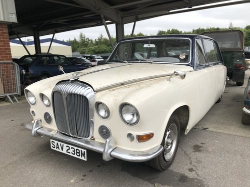 1975 Daimler DS420 for sale by auction @EAMA 14/7 In vendita all'asta