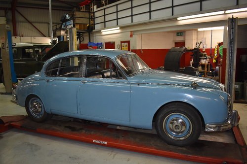 Lot 148 - A 1967 Daimler V8 250 Saloon - 10/2/2019 For Sale by Auction