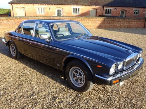 DAIMLER DOUBLE SIX 5.3 V12 1990 COVERED 23,000 MILES  For Sale