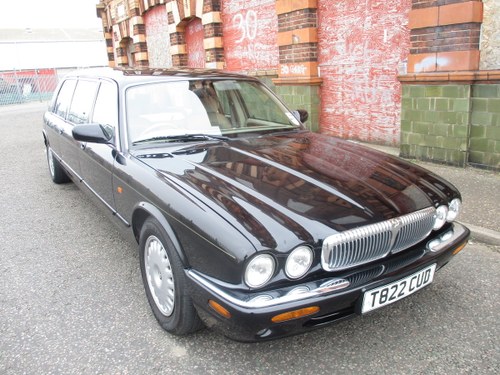 1999 DAIMLER LIMOUSINE FOR SALE PLUS MATCHING HEARSE AVAILABLE In vendita