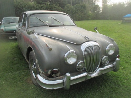 1965 Daimler V8-250 MK2 Jaguar shape for restoration For Sale