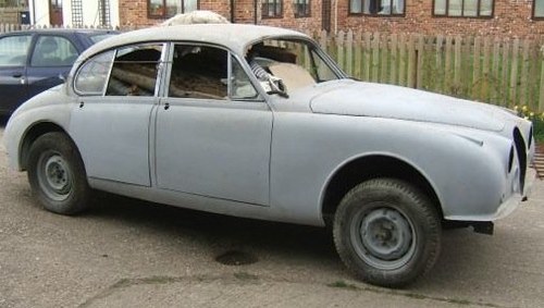1965 Jaguar/Daimler Mk2 restored body shell VENDUTO