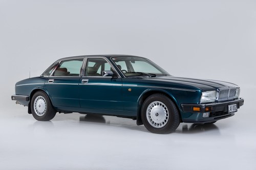 LIVE AUCTION 1993 Daimler 4.0 For Sale by Auction
