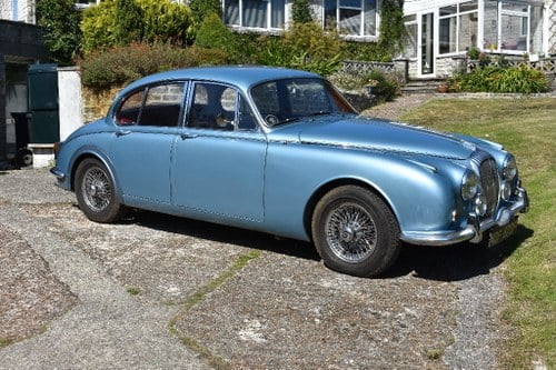 LOT 34: A 1968 Daimler V8 250 - 03/11/2019 For Sale by Auction