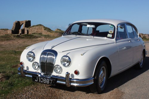 1967 Daimler V8 with low mileage and owners In vendita