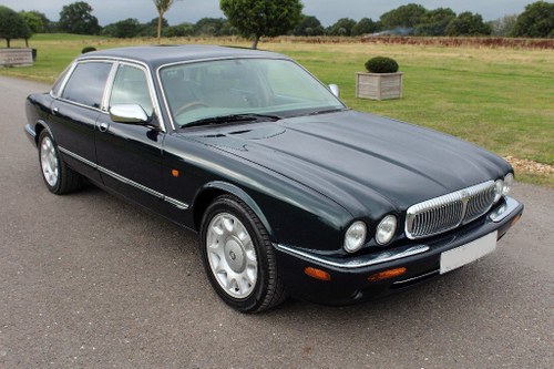 1998 Daimler Super V8 Supercharged LWB À venda