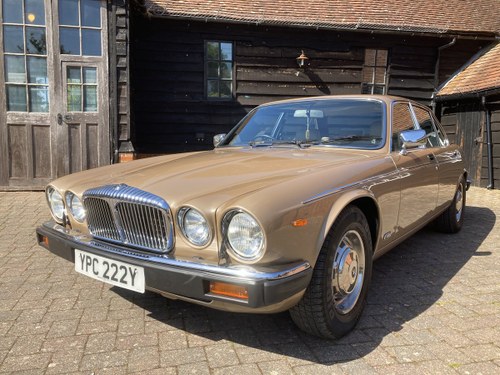 1982 RARE 30,000 MILES STUNNING BARONS CLASSIC AUCTIONS JULY 14 For Sale
