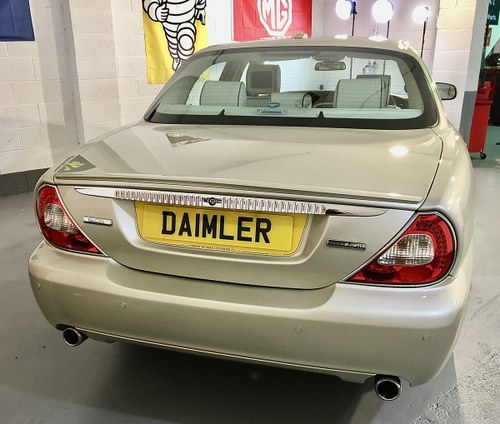2008 Daimler Super Eight