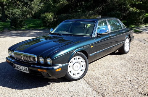 1998 DAIMLER SUPER V8 SUPERCHARGED For Sale by Auction