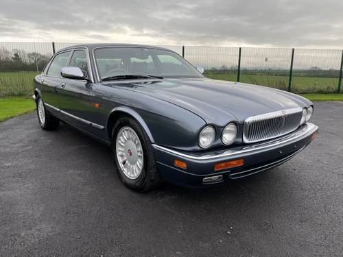1997 DAIMLER DOUBLE SIX 6.0 V12 AUTOMATIC * SUNROOF * LOW MILES For Sale