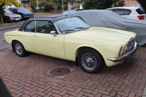 1976 Daimler Coupe 4.2 rare factory Manual with Overdrive For Sale