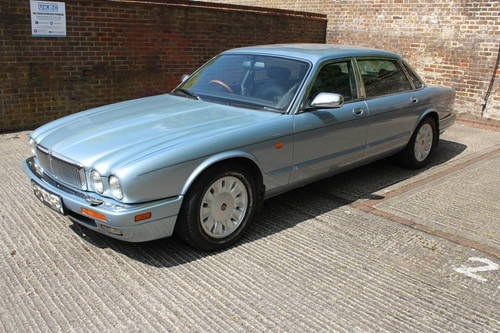 1996 Daimler Six LWB 4.0 AJ16 with over 100 photos online Kaufen Bei