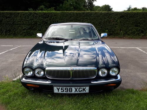 2001 Daimler/Jaguar LWB super V8 XJR For Sale