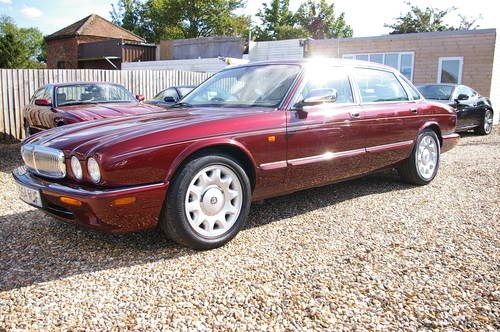 1998 Beautiful & Very rare Daimler Super V8 In vendita