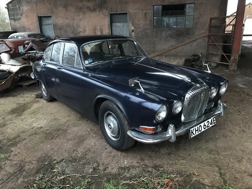 1967 (E)DAIMLER 420 FITTED WITH MANUAL GEARBOX PLUS OVERDRIV SOLD