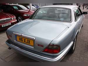 Daimler Six 1996 LWB Arctic Blue Saville Grey Hide Low miles For Sale (picture 3 of 10)