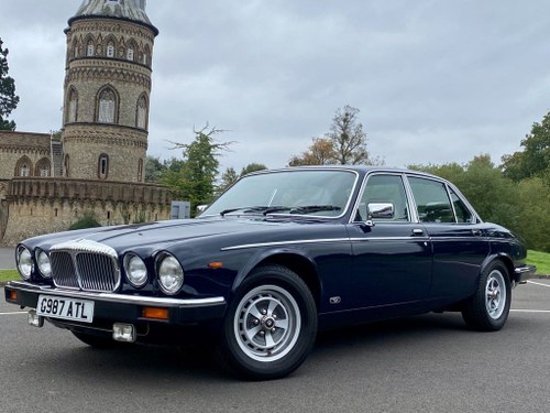 DAIMLER DOUBLE SIX 1990 WITH JUST 38500 For Sale