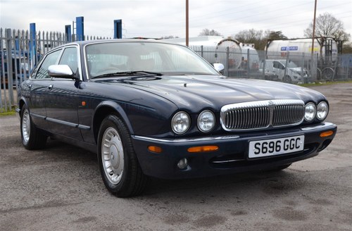 1998 DAIMLER V8 SALOON For Sale by Auction
