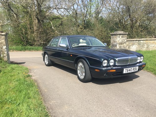1999 Jaguar XJR / Daimler Super V8 / Recently Restored In vendita