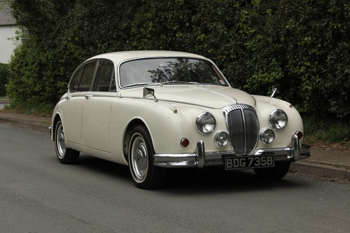 1964 Daimler V8 250 Saloon - 800 Hour Restoration For Sale