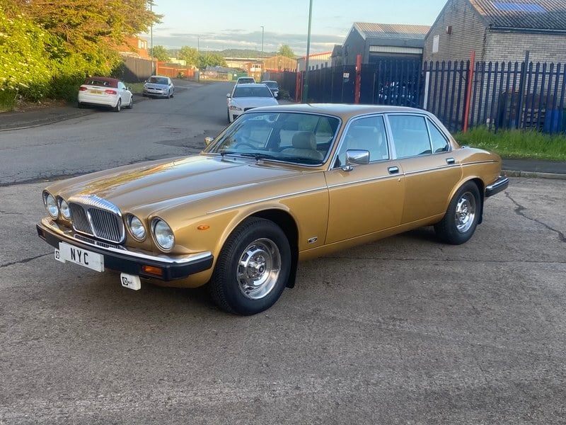 1983 DAIMLER SOVEREIGN 4.2 - OVER £10K RECENTLY SPENT, SUPER