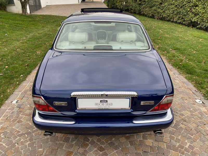 2000 Daimler 4.0 Super V8 LWB