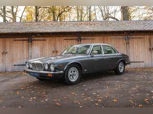 1990 Daimler Double-Six Series III - 9,966 Miles From New For Sale (picture 3 of 12)