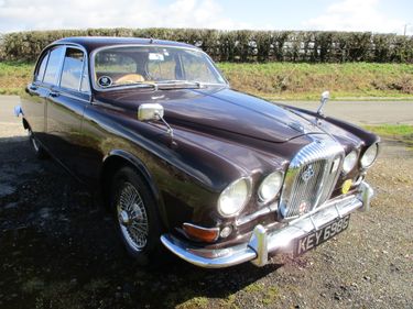 Picture of Daimler Sovereign 420 Saloon Automatic.
