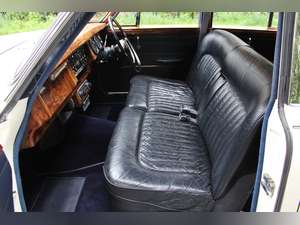 1964 Daimler 250 V8 Saloon - 800 Hour Restoration For Sale (picture 12 of 18)