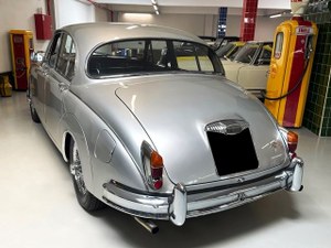 1966 Daimler 250 V8
