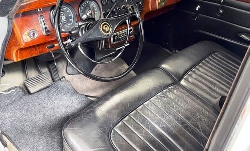1966 Daimler 250 V8 - 6