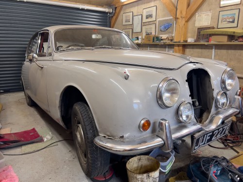 1967 Daimler V8 250