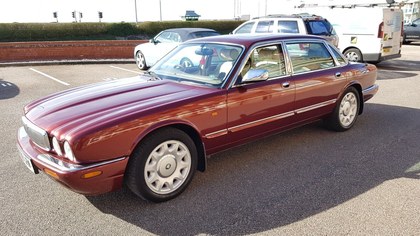 1998 Daimler Super V8 Auto