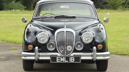 1964 Daimler V8 250