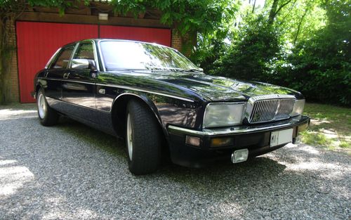 1990 Daimler XJ40 (picture 1 of 12)