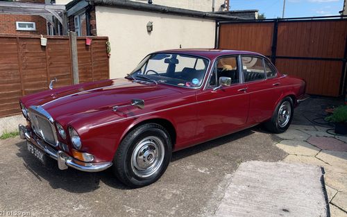 1972 Daimler Sovereign (picture 1 of 12)