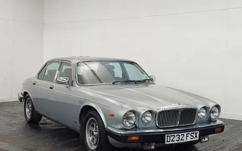 1987 Daimler Double Six V12 (picture 1 of 5)
