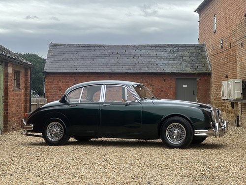 1965 Daimler V8 250 Automatic. Stunning Car. Power Steering. VERKAUFT